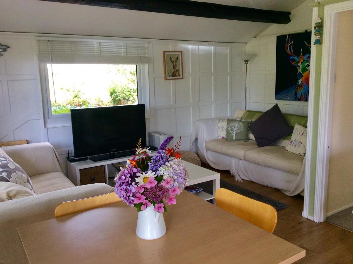 Beech Hut - A Streamside Family Escape Near Salcombe And Beaches South Milton ภายนอก รูปภาพ
